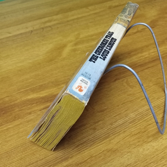 The Cherokee Trail by Louis L'Amour 1982 Paperback Edition - Picture 5 of 8